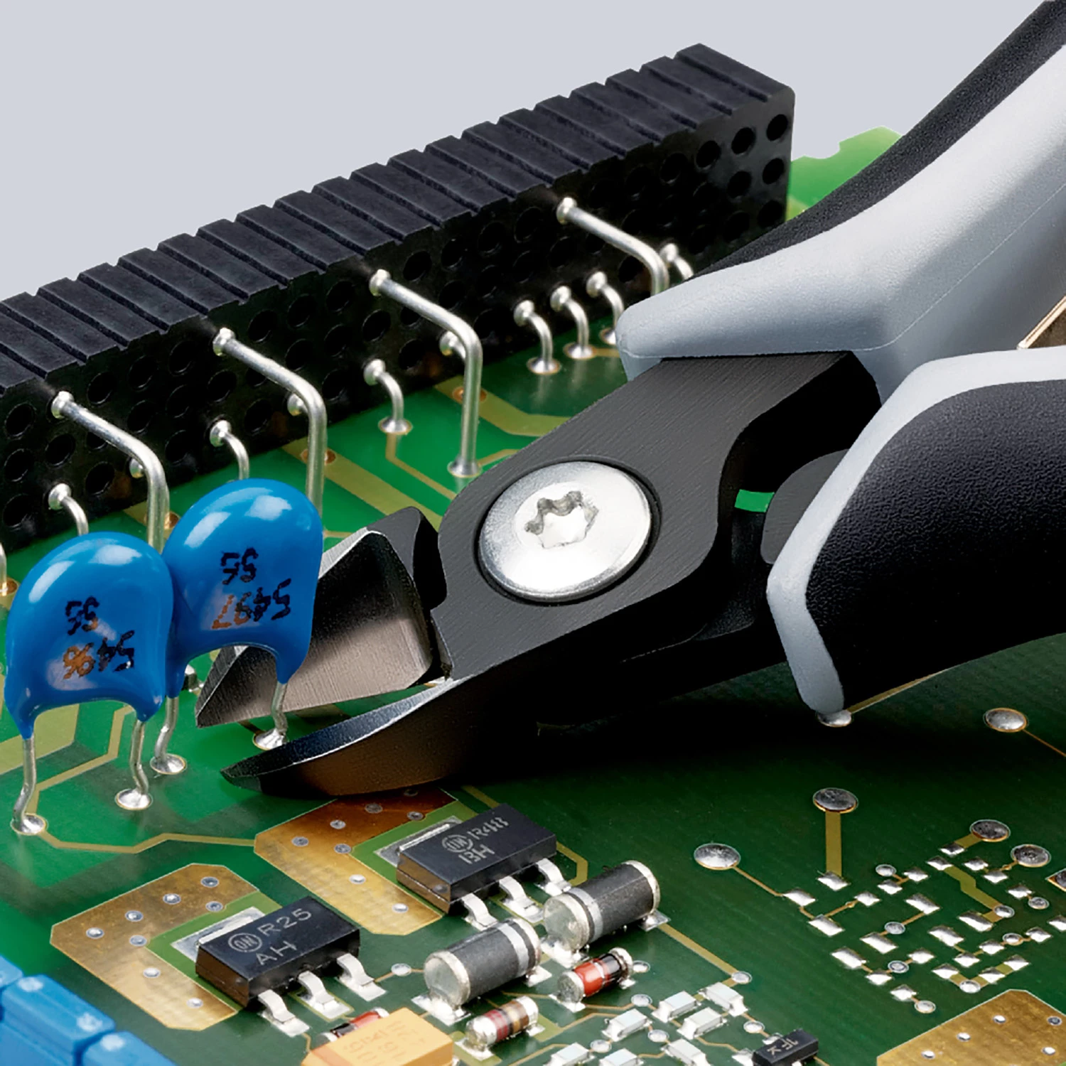 Knipex 79 22 120 ESD Elektronischer Seitenschneider 120 Mm, Schneidleistung 1,3mm 4 Knipex 79 22 120 ESD Elektronischer Seitenschneider 120 Mm, Schneidleistung 1,3mm - Image 2